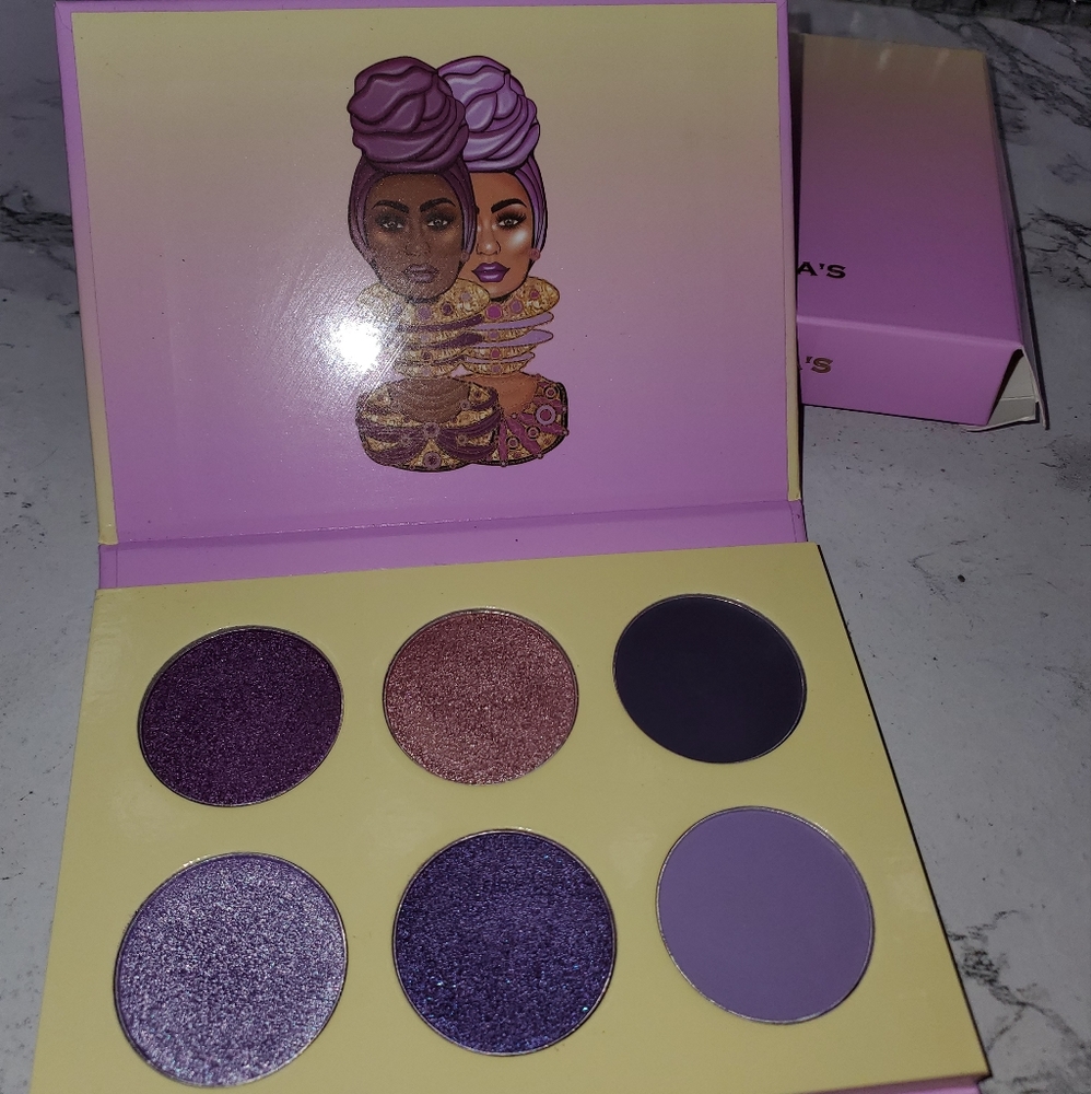 The violets by Julia's makeup pallette